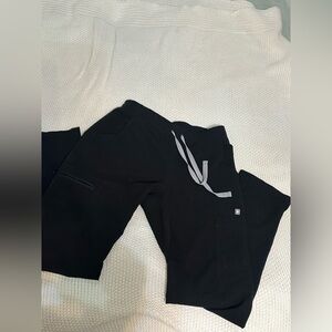 FIGS black scrub pants